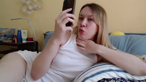 Snapshot of scarlettford chatting on 02/27/25, 01:38 Scarlett online show from 02/27/25, 01:38