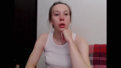 Snapshot of scarlettford chatting on 10/19/25, 05:13 Scarlett online show from 10/19/25, 05:13