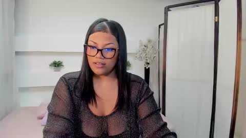 Snapshot of scarlettlee8 chatting on 11/01/25, 03:30 scarlettlee8 online show from 11/01/25, 03:30