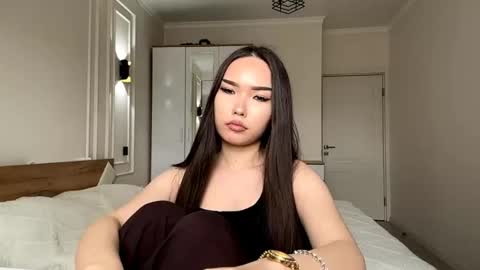 scarlettleszczynski online show from 04/11/26, 07:56