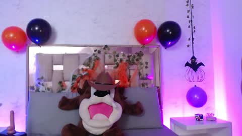 Scarlet online show from 10/27/25, 11:58