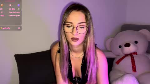 ScarlettSmithz online show from 11/19/25, 08:09