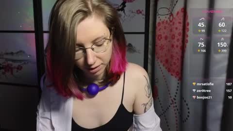 Snapshot of scarlettsrose chatting on 02/21/25, 10:48 Scarlett online show from 02/21/25, 10:48