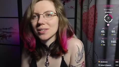 Snapshot of scarlettsrose chatting on 02/26/25, 11:15 Scarlett online show from 02/26/25, 11:15