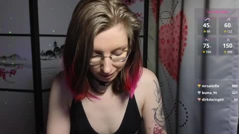 Snapshot of scarlettsrose chatting on 03/07/25, 01:42 Scarlett online show from 03/07/25, 01:42