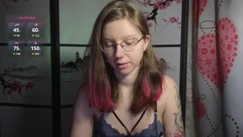Snapshot of scarlettsrose chatting on 10/17/25, 12:19 Scarlett online show from 10/17/25, 12:19