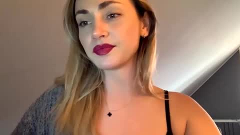 ScarlettxBlonde online show from 03/17/26, 03:26