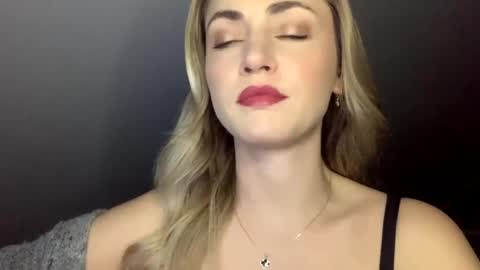 Snapshot of scarlettxblonde chatting on 05/14/26, 08:26 ScarlettxBlonde online show from 05/14/26, 08:26