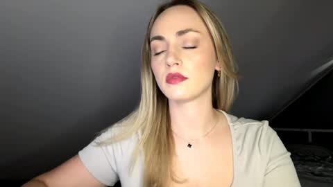 Snapshot of scarlettxblonde chatting on 05/22/26, 08:42 ScarlettxBlonde online show from 05/22/26, 08:42