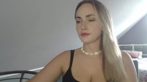 Snapshot of scarlettxblonde chatting on 07/15/26, 03:17 ScarlettxBlonde online show from 07/15/26, 03:17