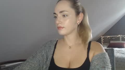 Snapshot of scarlettxblonde chatting on 07/21/26, 06:27 ScarlettxBlonde online show from 07/21/26, 06:27