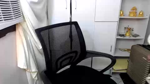 Snapshot of scarletxxxx chatting on 01/03/25, 01:58 Queen Scarlet online show from 01/03/25, 01:58