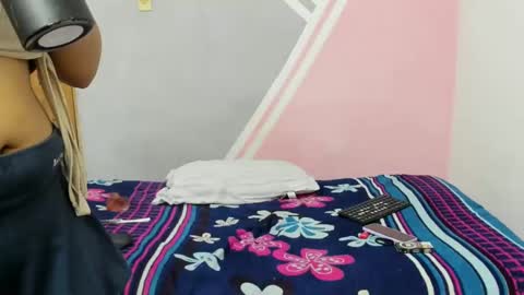 scarllet_lan online show from 02/06/25, 05:57