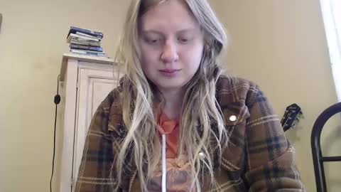 Snapshot of scartit chatting on 12/20/25, 07:43 ScarTit Bernhard online show from 12/20/25, 07:43