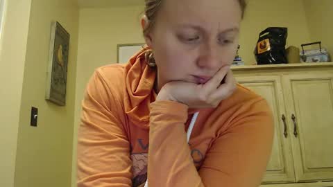 Snapshot of scartit chatting on 12/23/25, 12:41 ScarTit Bernhard online show from 12/23/25, 12:41