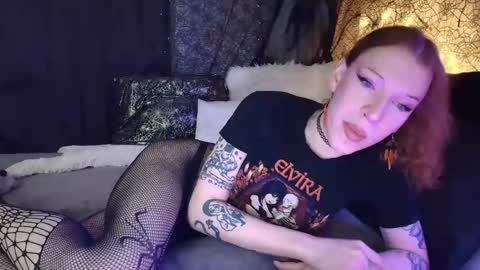 Sarah Bones online show from 02/03/25, 07:00
