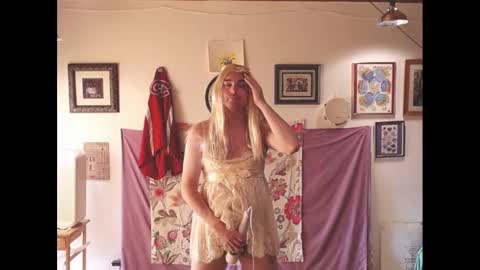 Snapshot of sch00lgirlass chatting on 11/19/25, 06:41 sch00lgirlass online show from 11/19/25, 06:41