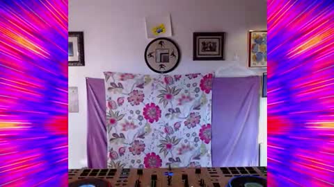 Snapshot of sch00lgirlass chatting on 12/20/25, 06:04 sch00lgirlass online show from 12/20/25, 06:04