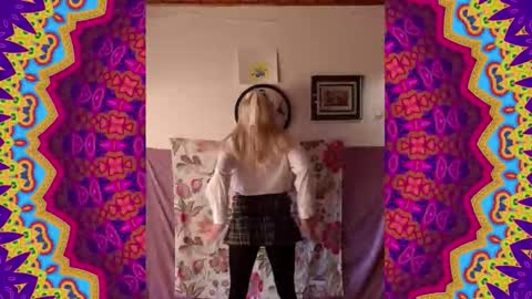 Snapshot of sch00lgirlass chatting on 02/13/26, 07:10 sch00lgirlass online show from 02/13/26, 07:10