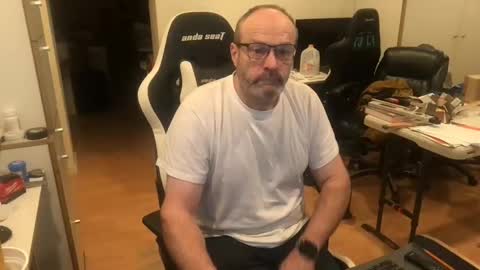 Snapshot of schief6218 chatting on 02/16/26, 07:59 schief6218 online show from 02/16/26, 07:59