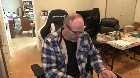 Snapshot of schief6218 chatting on 02/17/26, 12:40 schief6218 online show from 02/17/26, 12:40