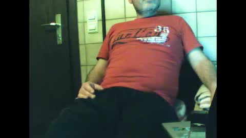 Snapshot of schnibschnab chatting on 11/17/25, 10:48 schnibschnab online show from 11/17/25, 10:48