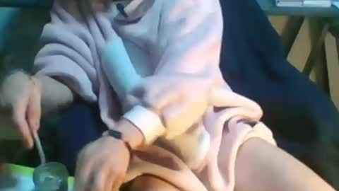 Snapshot of schnico chatting on 10/17/25, 09:06 schmidti online show from 10/17/25, 09:06