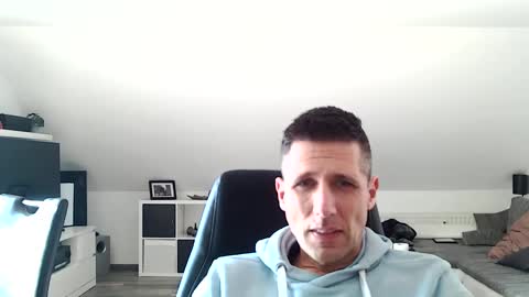 Snapshot of schnuckigeil chatting on 02/17/25, 11:02 Dildomen online show from 02/17/25, 11:02