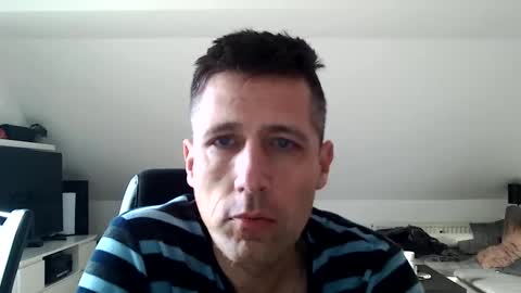 Snapshot of schnuckigeil chatting on 02/20/25, 08:17 Dildomen online show from 02/20/25, 08:17