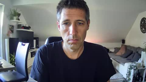 Snapshot of schnuckigeil chatting on 09/18/25, 07:10 Dildomen online show from 09/18/25, 07:10