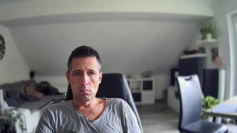 Snapshot of schnuckigeil chatting on 10/23/25, 10:47 Dildomen online show from 10/23/25, 10:47