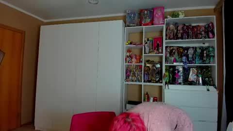 Snapshot of school_love chatting on 05/06/26, 07:24 Rina online show from 05/06/26, 07:24