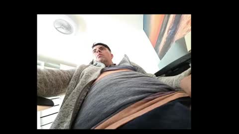 schosch01 online show from 04/24/26, 12:40