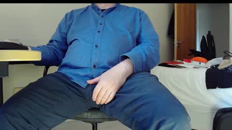 Mick online show from 12/17/25, 01:39