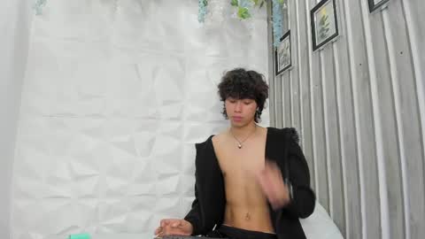 Snapshot of sckrapper chatting on 05/19/26, 12:33 sckrapper online show from 05/19/26, 12:33