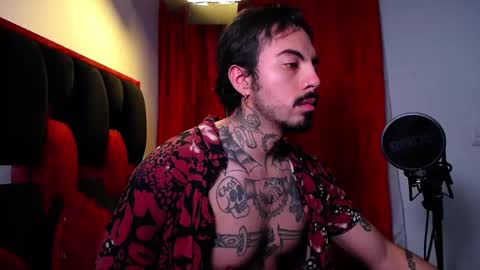 Snapshot of scockpion_ chatting on 05/19/26, 03:24 Alejandro help me to reach 200 thumps up online show from 05/19/26, 03:24