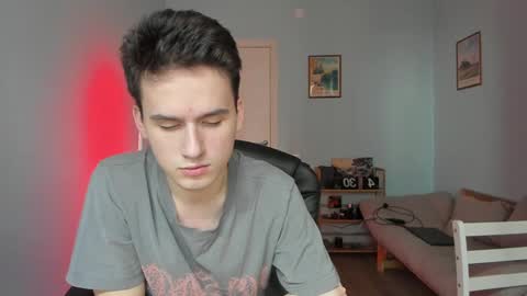 Snapshot of scooby_r chatting on 01/31/25, 08:32 Thomas brunette and Alex blond online show from 01/31/25, 08:32