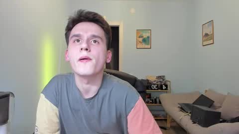 Snapshot of scooby_r chatting on 03/06/25, 03:13 Thomas brunette and Alex blond online show from 03/06/25, 03:13