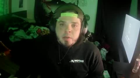 Snapshot of scoobysnaxxxxx chatting on 12/15/25, 10:08 scoobysnaxxxxx online show from 12/15/25, 10:08