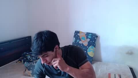 Snapshot of scoot2115 chatting on 10/28/25, 03:25 scoot2115 online show from 10/28/25, 03:25