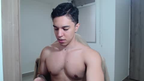 Snapshot of scott_brasher1 chatting on 01/24/25, 10:30 Twitter Scott brasher1 Instagram Camiloestuardo2 online show from 01/24/25, 10:30