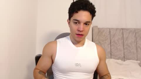 Snapshot of scott_brasher1 chatting on 12/17/25, 01:11 Twitter Scott brasher1 Instagram Camiloestuardo2 online show from 12/17/25, 01:11