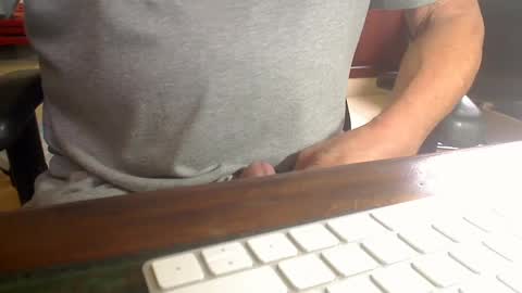 Snapshot of scottalone chatting on 01/21/25, 07:28 Scott online show from 01/21/25, 07:28