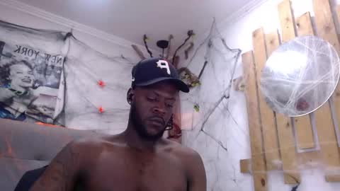 Snapshot of scottdamar chatting on 10/29/25, 06:53 Damar online show from 10/29/25, 06:53