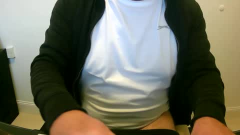 Snapshot of scotti30 chatting on 10/01/25, 07:47 Scott online show from 10/01/25, 07:47