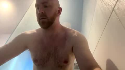 Snapshot of scottric chatting on 05/17/26, 10:33 SexyDaddy online show from 05/17/26, 10:33