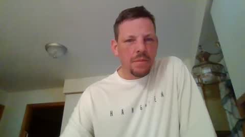 Snapshot of scottydoesntknow0 chatting on 12/27/24, 03:31 scottydoesntknow0 online show from 12/27/24, 03:31