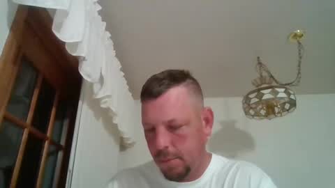 Snapshot of scottydoesntknow0 chatting on 09/21/25, 10:39 scottydoesntknow0 online show from 09/21/25, 10:39