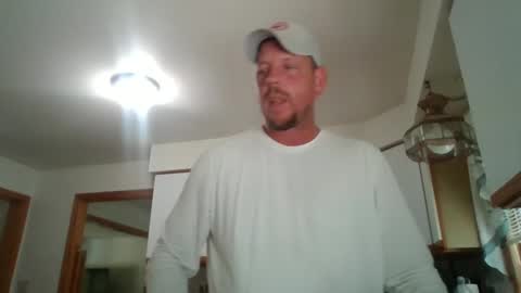 Snapshot of scottydoesntknow0 chatting on 09/27/25, 06:46 scottydoesntknow0 online show from 09/27/25, 06:46