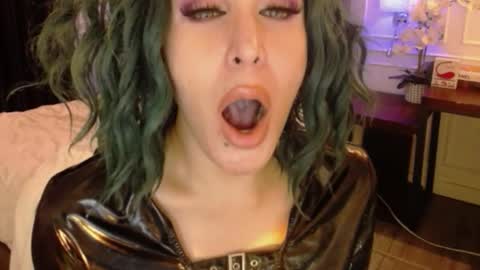 screendoll online show from 02/14/25, 05:41